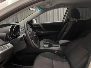 Хетчбэк Mazda 3 2012 года, 840000 рублей, Красноярск