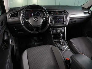 Внедорожник Volkswagen Tiguan 2016 года, 2449000 рублей, Воронеж