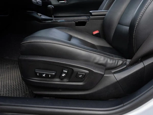 Седан Lexus ES 2013 года, 2299000 рублей, Саратов