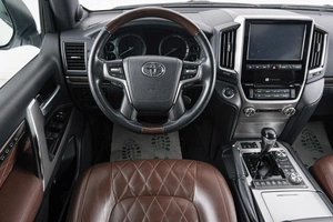 Внедорожник Toyota Land Cruiser 2017 года, 6349000 рублей, Красноярск