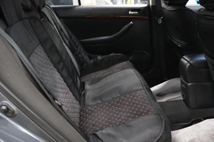 Седан Toyota Avensis 2005 года, 869000 рублей, Омск