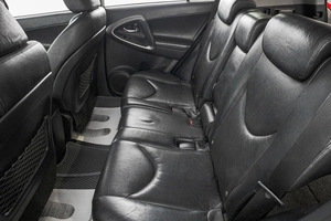 Внедорожник Toyota RAV4 2011 года, 1449000 рублей, Барнаул