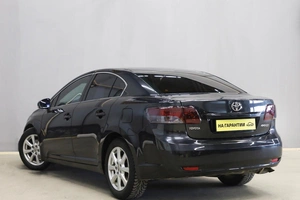 Седан Toyota Avensis 2011 года, 1329000 рублей, Новосибирск