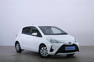 Хетчбэк Toyota Vitz 2019 года, 1069000 рублей, Омск
