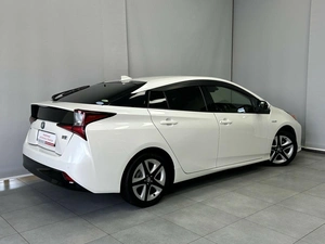 Лифтбек Toyota Prius 2019 года, 2200000 рублей, Красноярск