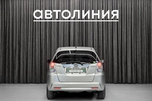 Хетчбэк Honda Fit 2013 года, 799000 рублей, Красноярск