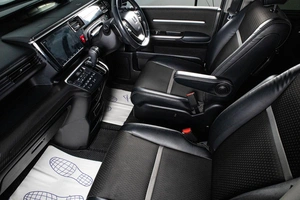 Минивэн Honda Stepwgn Spada 2019 года, 2499000 рублей, Сургут