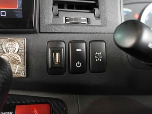 Минивэн Toyota Isis 2009 года, 1484000 рублей, Воронеж