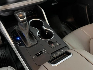 Внедорожник Toyota Highlander 2021 года, 4999000 рублей, Нижневартовск