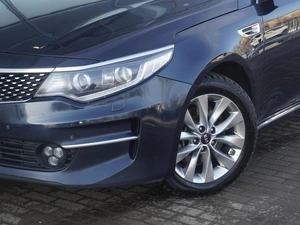 Седан Kia Optima 2017 года, 1710111 рублей, Тверь