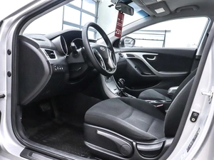 Седан Hyundai Elantra 2013 года, 1099000 рублей, Красноярск