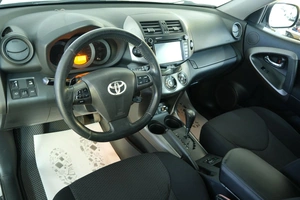 Внедорожник Toyota RAV4 2011 года, 1489000 рублей, Омск