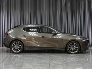 Хетчбэк Mazda 3 2021 года, 1849000 рублей, Тюмень