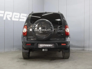 Внедорожник Chevrolet Niva 2018 года, 810000 рублей, Омск