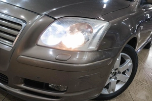 Седан Toyota Avensis 2005 года, 729000 рублей, Новокузнецк
