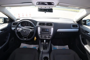 Седан Volkswagen Jetta 2017 года, 1700000 рублей, Мирное