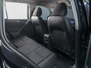 Внедорожник Volkswagen Tiguan 2012 года, 1119000 рублей, Сургут