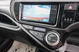 Хетчбэк Toyota Aqua 2015 года, 999000 рублей, Красноярск