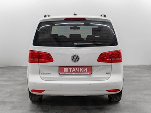 Минивэн Volkswagen Touran 2012 года, 980000 рублей, Красноярск
