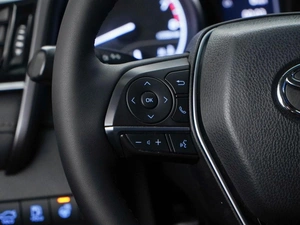 Седан Toyota Camry 2019 года, 2598444 рублей, Москва