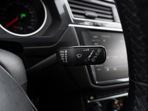 Внедорожник Volkswagen Tiguan 2018 года, 2299000 рублей, Саратов