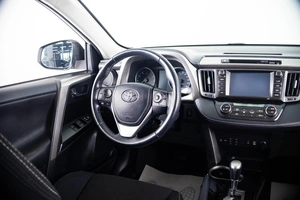Внедорожник Toyota RAV4 2017 года, 2199000 рублей, Пермь