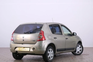 Хетчбэк Renault Sandero 2012 года, 539000 рублей, Омск