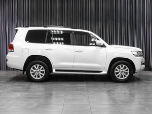 Внедорожник Toyota Land Cruiser 2021 года, 8299000 рублей, Тюмень