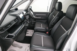 Минивэн Honda Stepwgn Spada 2015 года, 1729000 рублей, Красноярск