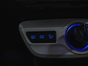Лифтбек Toyota Prius 2017 года, 2080000 рублей, Красноярск