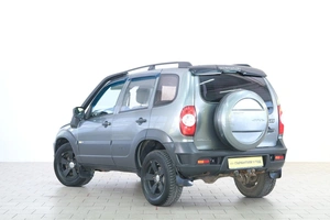 Внедорожник Chevrolet Niva 2016 года, 619000 рублей, Омск