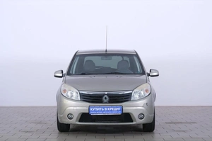 Хетчбэк Renault Sandero 2010 года, 559000 рублей, Омск