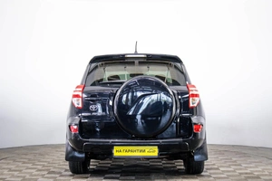 Внедорожник Toyota RAV4 2011 года, 1739000 рублей, Пермь