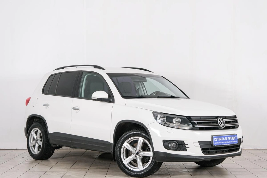 Внедорожник Volkswagen Tiguan 2012 года, 1099000 рублей, Красноярск