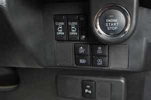 Минивэн Toyota Roomy 2020 года, 1379000 рублей, Тюмень