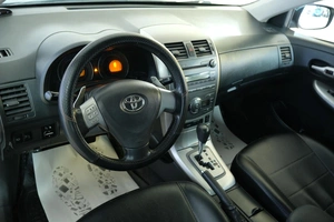 Седан Toyota Corolla 2007 года, 749000 рублей, Омск