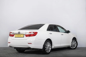 Седан Toyota Camry 2013 года, 1669000 рублей, Томск