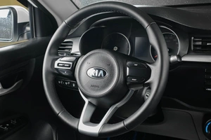 Седан Kia Rio 2018 года, 1049000 рублей, Тюмень