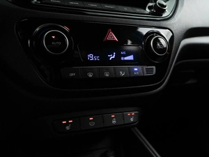 Седан Hyundai Solaris 2020 года, 1477077 рублей, Москва