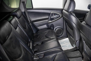 Внедорожник Toyota RAV4 2011 года, 1399000 рублей, Пермь