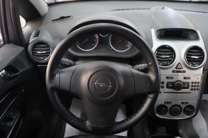 Хетчбэк Opel Corsa 2011 года, 539000 рублей, Омск