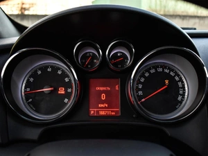 Хетчбэк Opel Astra GTC 2012 года, 848000 рублей, Краснодар