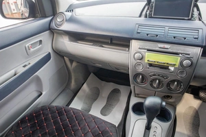 Хетчбэк Mazda Demio 2003 года, 239000 рублей, Барнаул