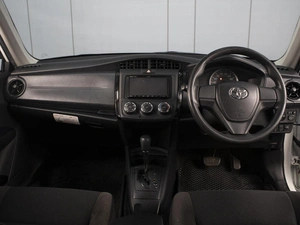 Седан Toyota Corolla Axio 2018 года, 1540000 рублей, Омск