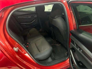 Хетчбэк Mazda 3 2019 года, 1612000 рублей, Красноярск