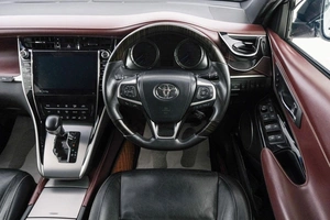 Внедорожник Toyota Harrier 2018 года, 3899000 рублей, Красноярск