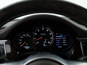 Внедорожник Porsche Macan Turbo 2014 года, 2877077 рублей, Москва