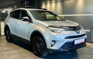 Внедорожник Toyota RAV4 2018 года, 2790000 рублей, Абакан