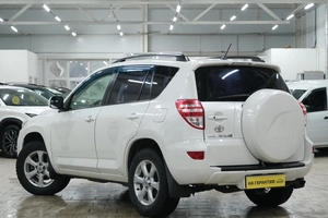 Внедорожник Toyota RAV4 2011 года, 1649000 рублей, Омск