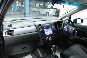 Хетчбэк Nissan Tiida 2006 года, 558000 рублей, Солонцы